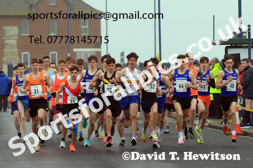 Mens under-17s 5k, 2023 Northern Mens 12 stage and Womens 6 Stage Relays and Young Athletes, Redcar. Photo: David T. Hewitson/Sports for All Pics